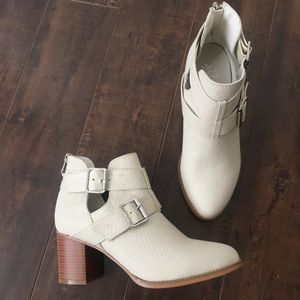 NEW Pepper White Ankle Booties | 6.5 Womens